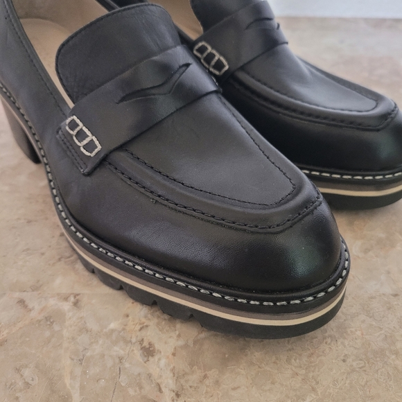 Bernardo 7.5 Black Leather Selma Lug Sole Platform Heeled Loafer Academia - Picture 4 of 10